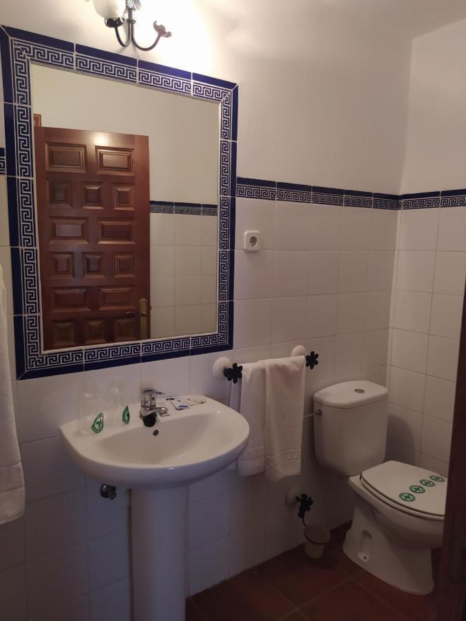 Hostal Urbion Винуеса Екстериор снимка