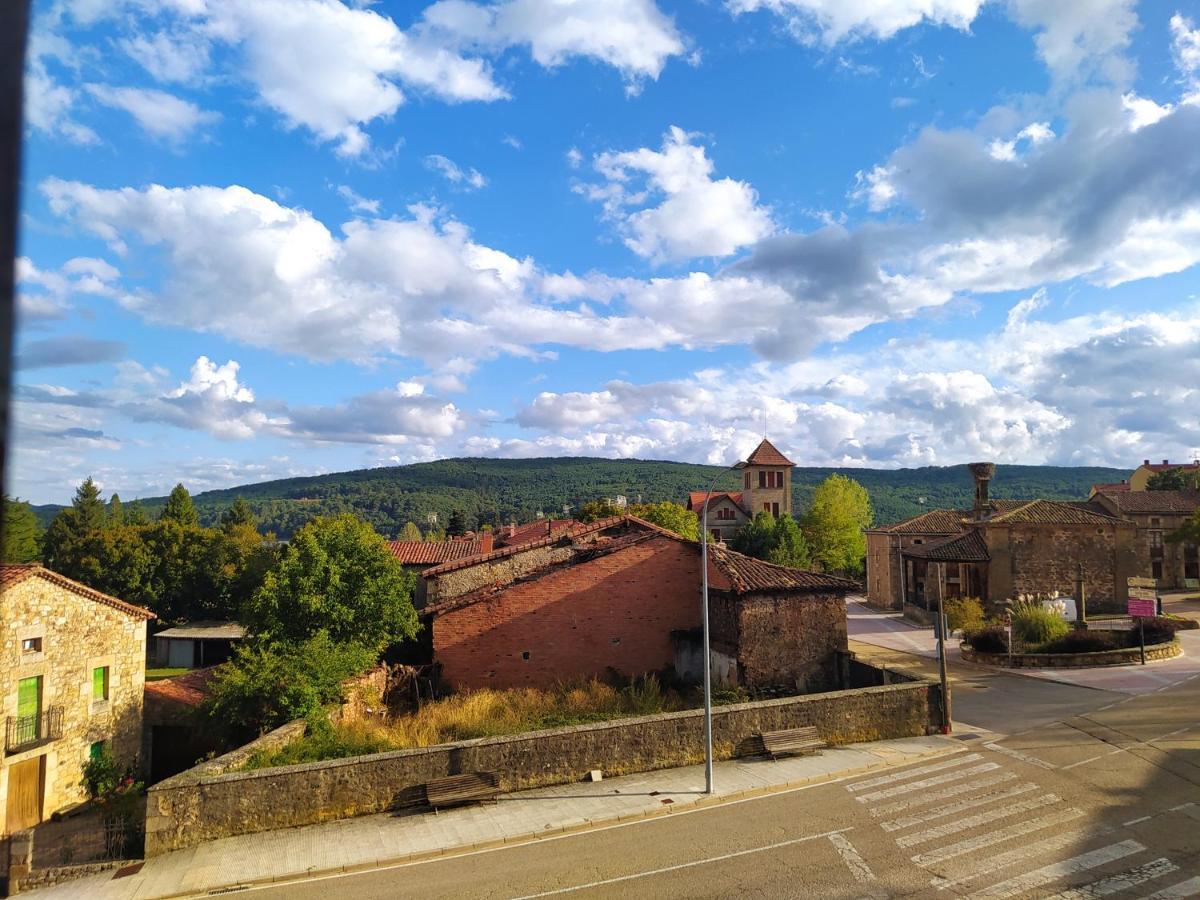 Hostal Urbion Винуеса Екстериор снимка